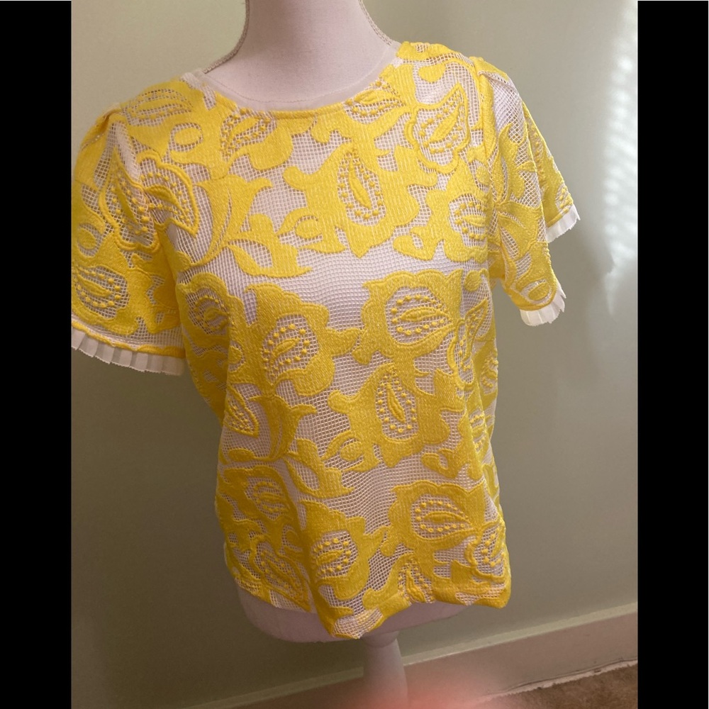 Yellow and white mesh Suncoo top